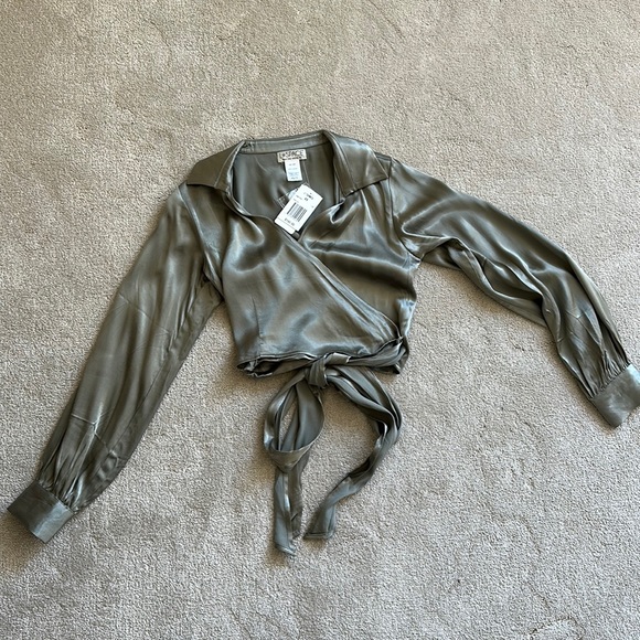 Lspace Gwen wrap top - Picture 2 of 4